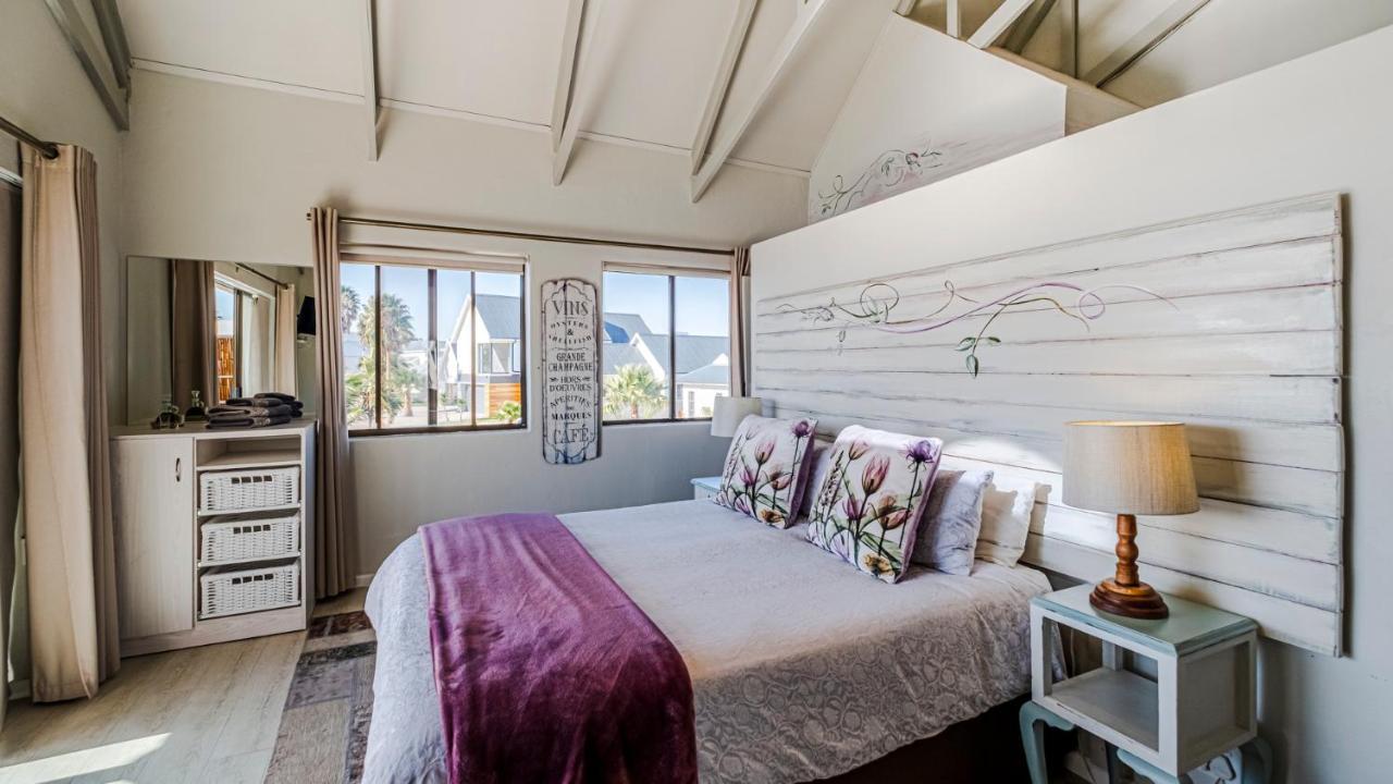 The Ark Guesthouse At Marina Martinique Jeffreys Bay Exterior foto